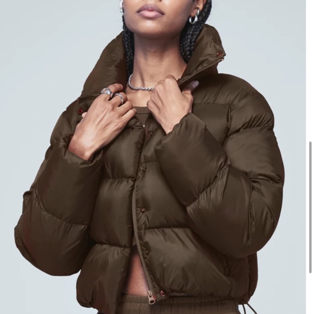 Gold Rush Puffer Alo yoga